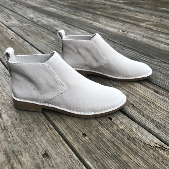 Dolce Vita Findley Nubuck Light Gray Suede Booties - Picture 8 of 8